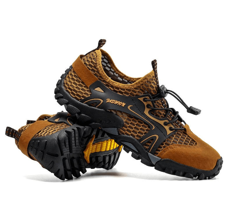 Men's waterproof non-slip climbing sneakers in brown and black with mesh design and rubber soles, ideal for hiking SF0579.